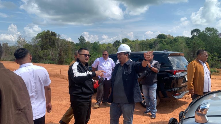 Peninjauan Lapangan Proyek Infrastruktur Jalan Tanjung Geliga Tahap 1-3 Di Senggarang